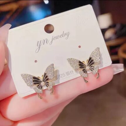 SILVER BUTTERFLY EARING